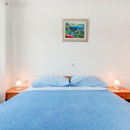 Apartmani Mirta Omis A Kültér fotó