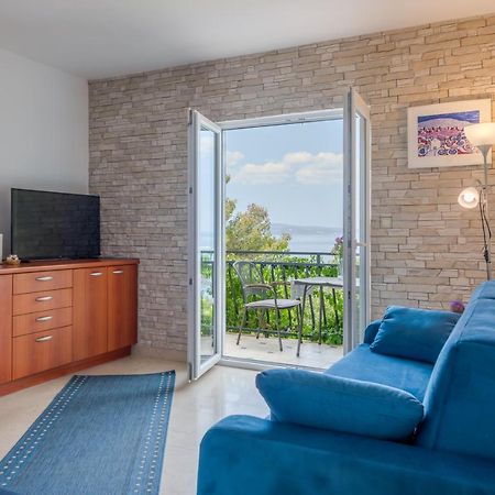 Apartmani Mirta Omis A Kültér fotó