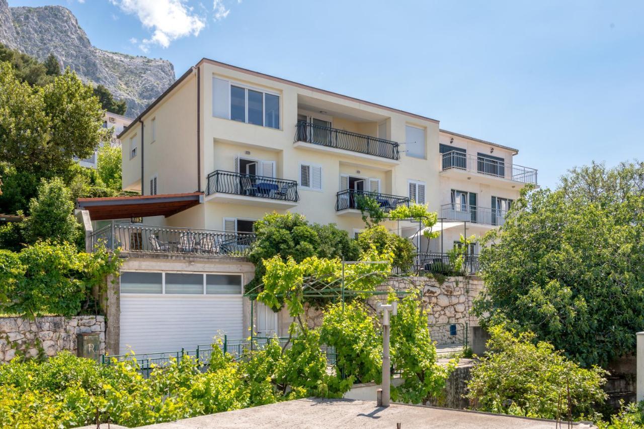 Apartmani Mirta Omis A Kültér fotó