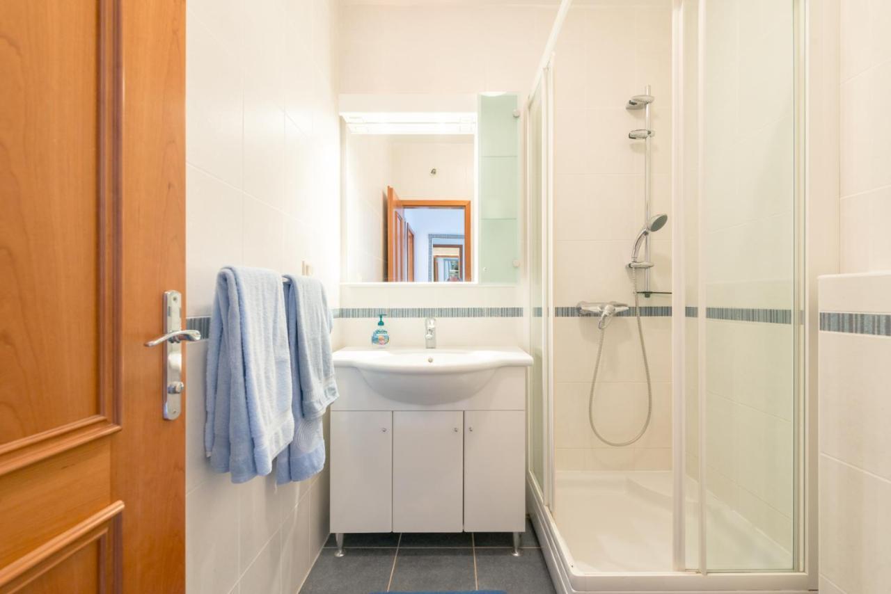 Apartmani Mirta Omis A Kültér fotó