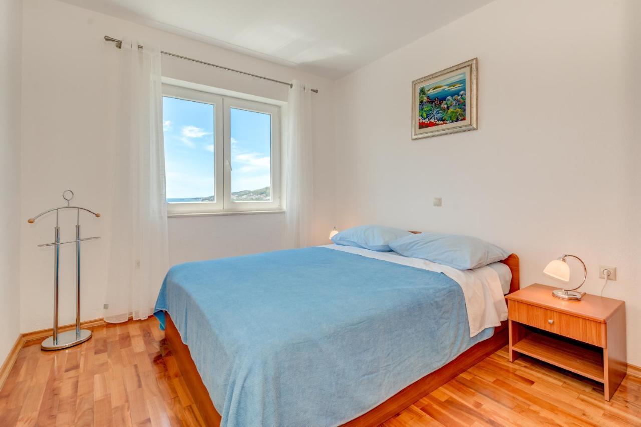 Apartmani Mirta Omis A Kültér fotó