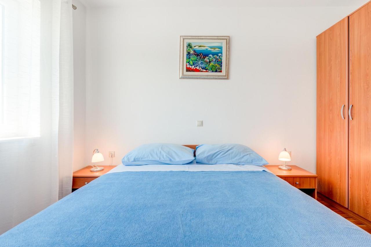 Apartmani Mirta Omis A Kültér fotó