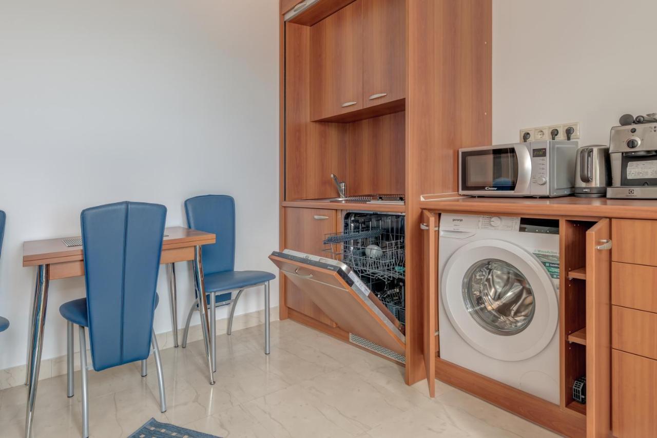 Apartmani Mirta Omis A Kültér fotó